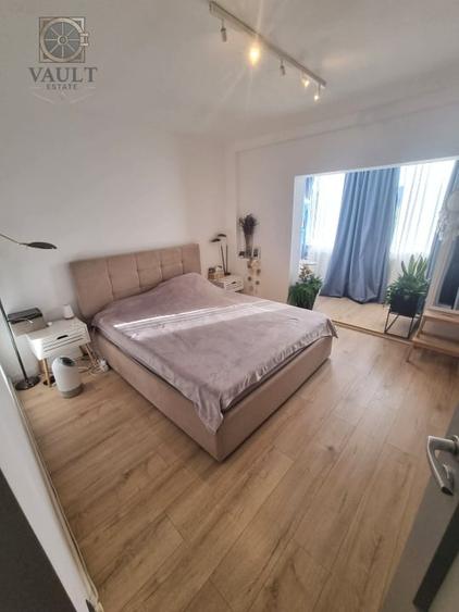 Apartament cu 3 camere decomandat, mobilat în Decebal