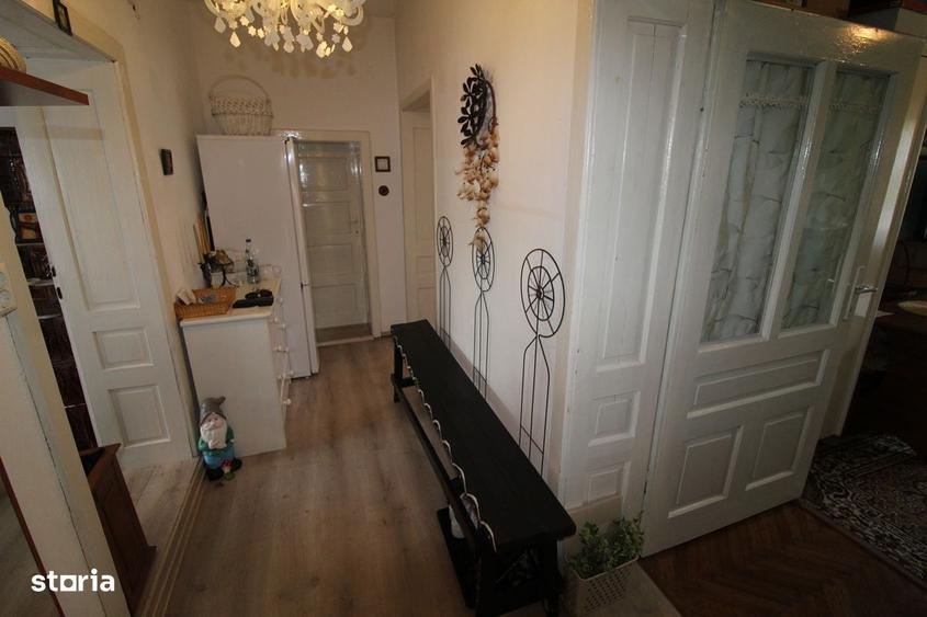 Casă cu 4 camere în Teliucu Inferior
