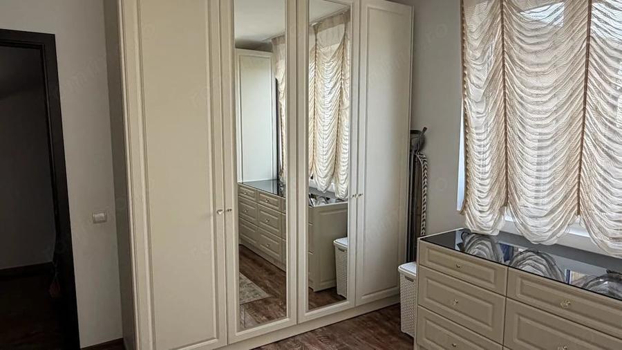 Casă cu 5 camere cu Teren 172 Mp în Roșu