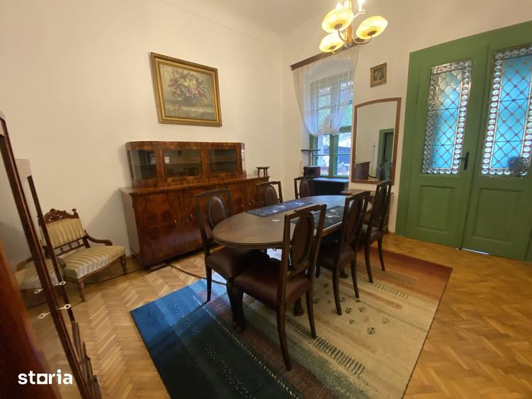 Casă cu 6 camere cu Teren 218 Mp în Central