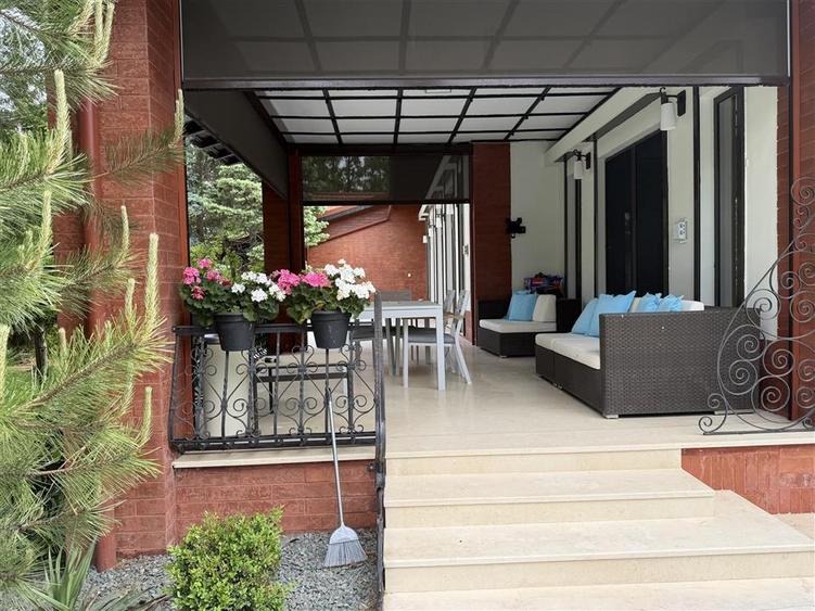 Casă individuală cu 5 camere cu Piscina în Snagov