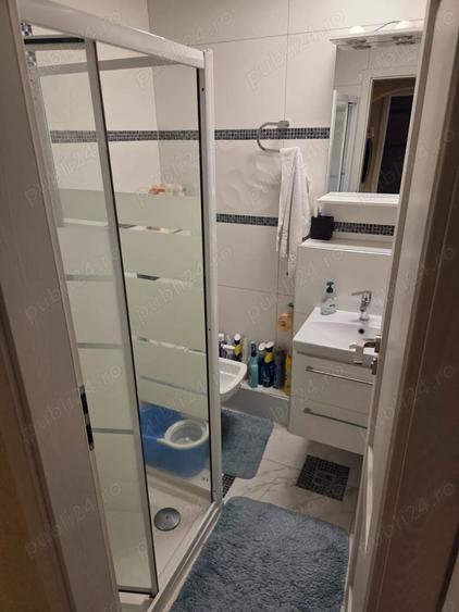 Apartament cu 3 camere decomandat în Lipovei