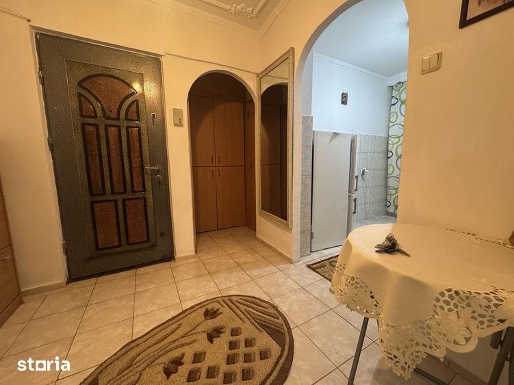 Apartament cu 2 camere semidecomandat în Tătărași