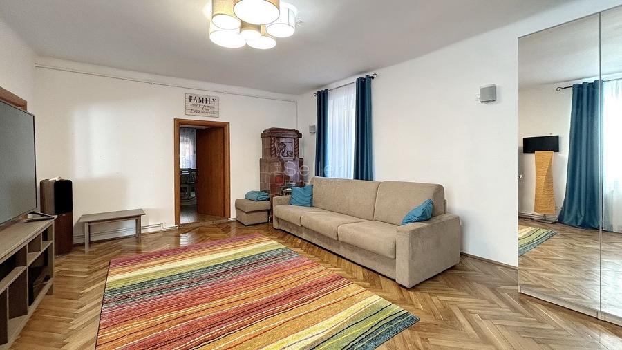 Apartament cu 4 camere decomandat, mobilat în Centrul Istoric