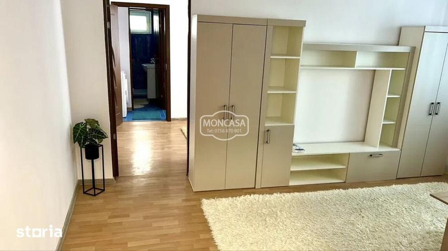 Apartament cu 3 camere semidecomandat în Central