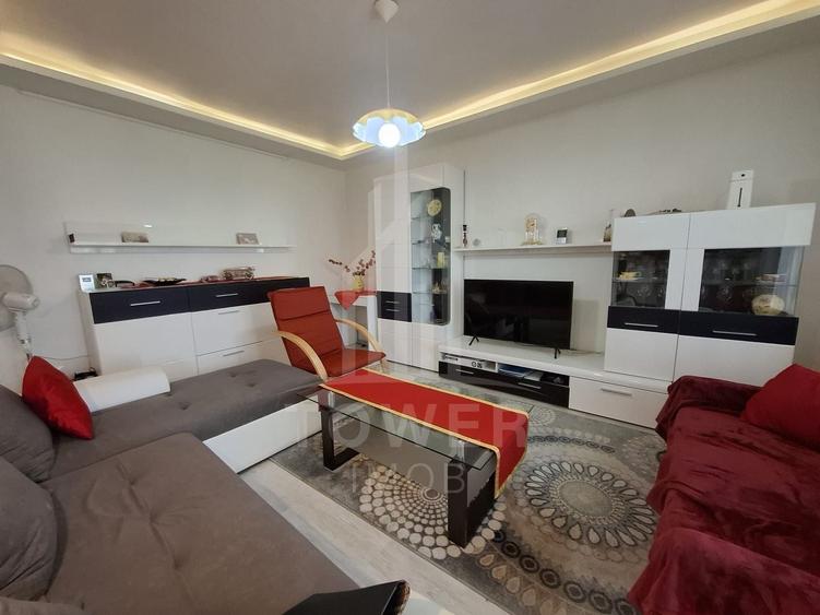 Apartament cu 4 camere decomandat în Vasile Aaron
