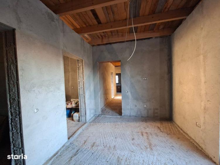 Casă cu 4 camere în Daia