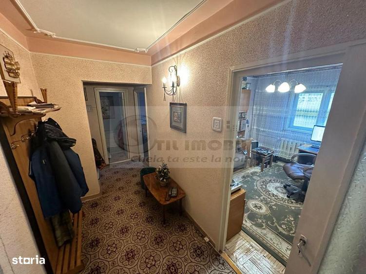 Apartament cu 3 camere decomandat în Hala Centrală