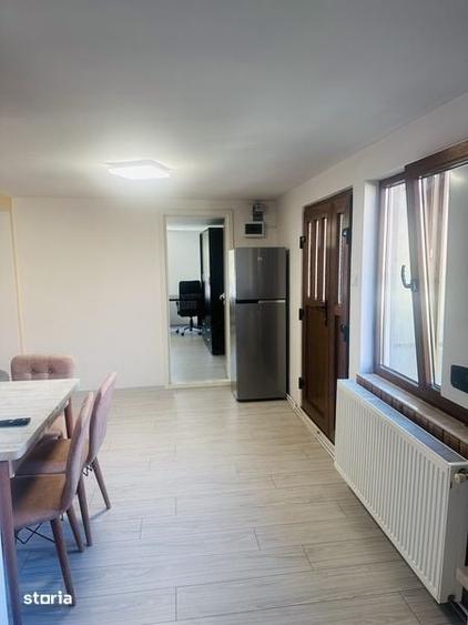Inchiriez apartament 3 camere - 4