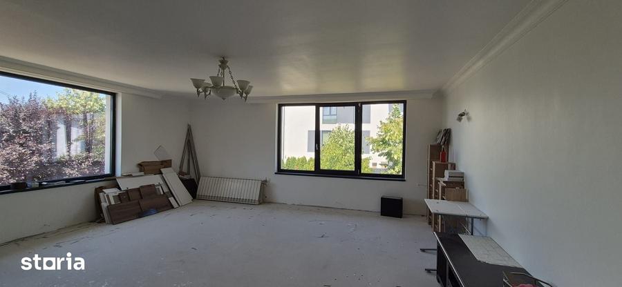 Casă cu 5 camere cu Teren 980 Mp în Livezeni