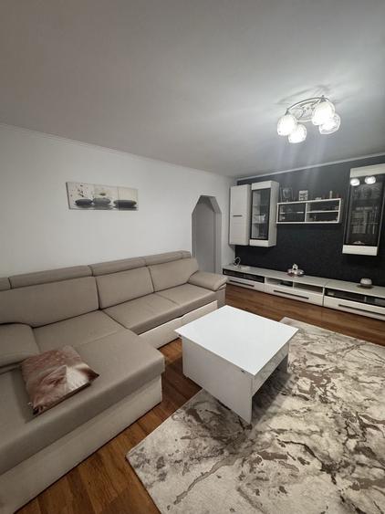 Apartament cu 2 camere semidecomandat în Micro 16