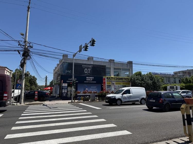 Spațiu comercial, de 300 mp, în Central