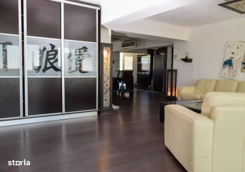 Apartament cu 4 camere semidecomandat în Berceni