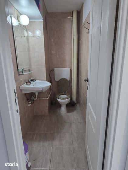 Apartament cu 4 camere semidecomandat în Central