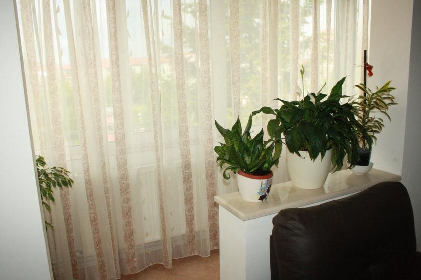 Apartament cu 3 camere decomandat, mobilat în Central