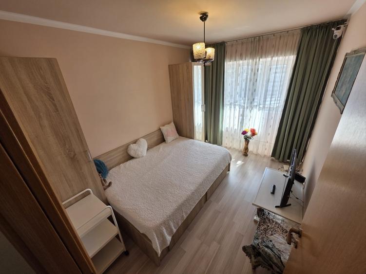 Apartament cu 3 camere decomandat în Colentina