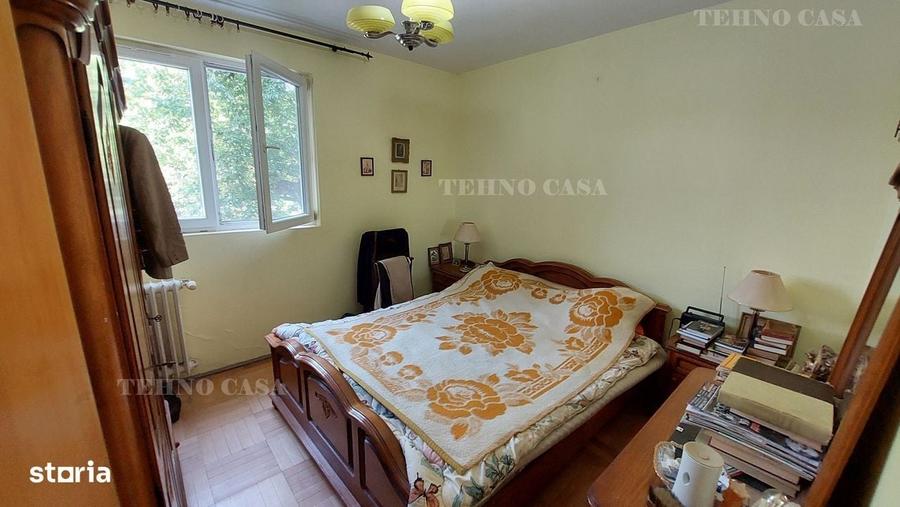 Apartament cu 4 camere semidecomandat în Titan