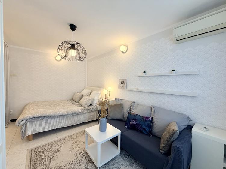Cozy Studio luminos in Banu Manta - Victoriei cu pat si canapea - 2