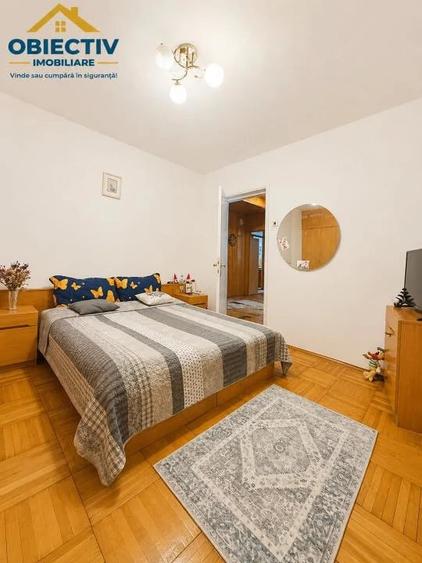Apartament cu 3 camere decomandat în Precista