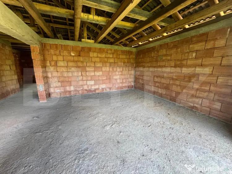 Casă cu 4 camere cu Teren 1900 Mp în Central