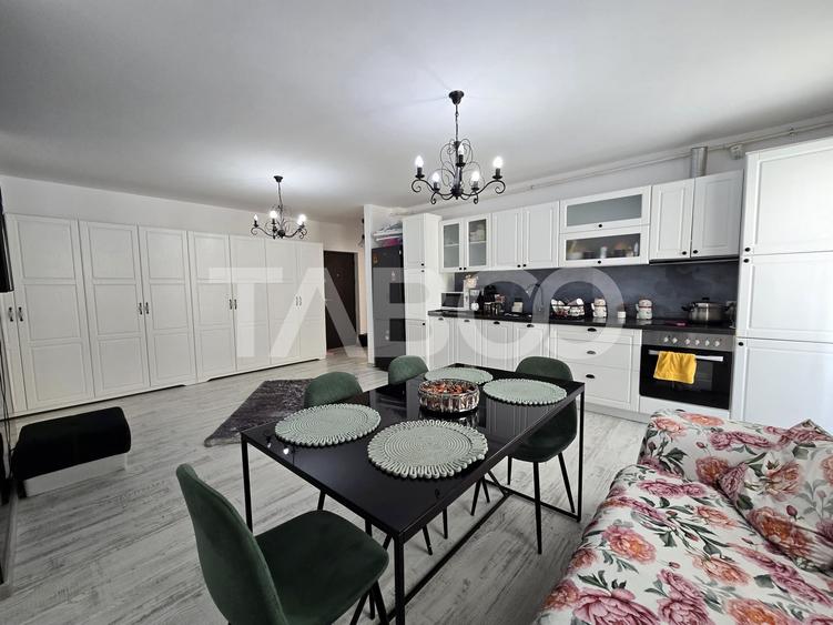 Apartament cu 3 camere decomandat, mobilat în Lupeni