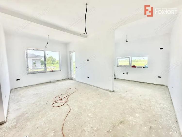 Casă cu 3 camere cu Teren 270 Mp în Bucovăț (Remetea Mare)