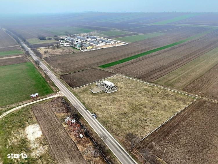 De vanzare teren 6900 mp Botosani-Hutani - 2