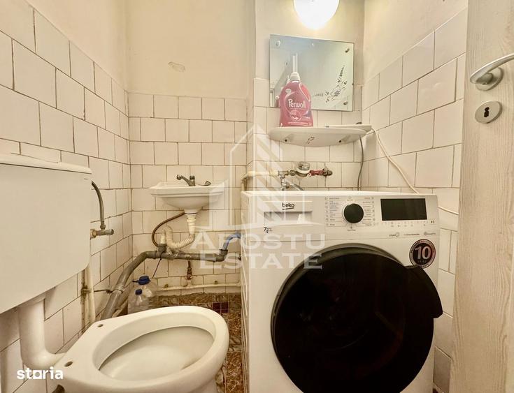 Apartament cu 3 camere, mobilat în Pârneava