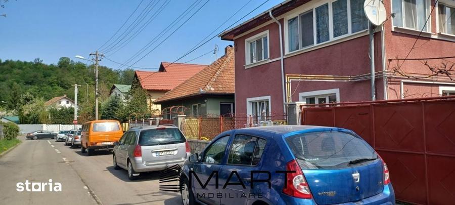 Casă cu 6 camere cu Teren 400 Mp în Sânpetru