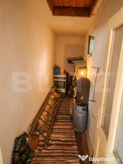 Casă cu 2 camere cu Teren 8290 Mp în Iclod