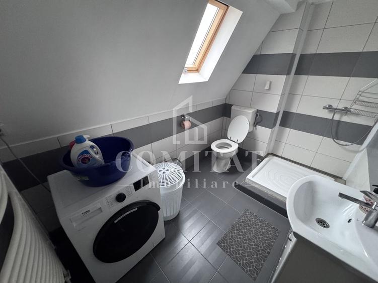 Apartament cu 3 camere semidecomandat, mobilat în Central
