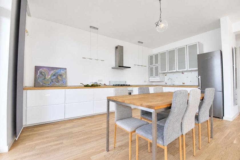Apartament cu 3 camere decomandat, mobilat în Bălcescu