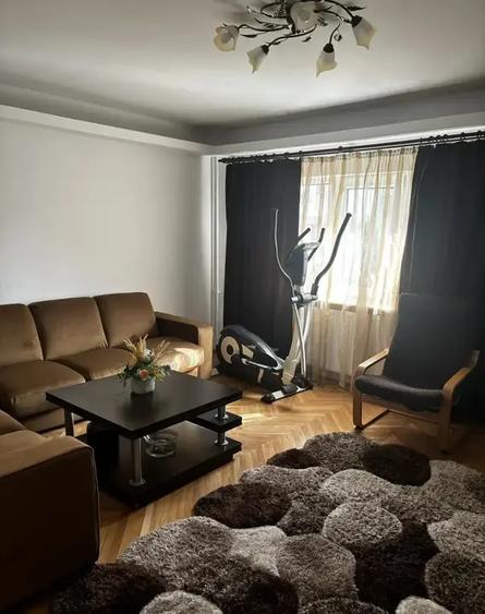 Apartament cu 4 camere decomandat, mobilat în 13 Septembrie