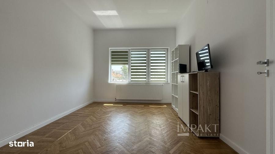 Apartament cu 3 camere decomandat, mobilat în Central
