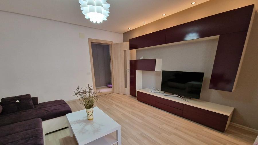 Apartament cu 2 camere decomandat în Exterior Vest