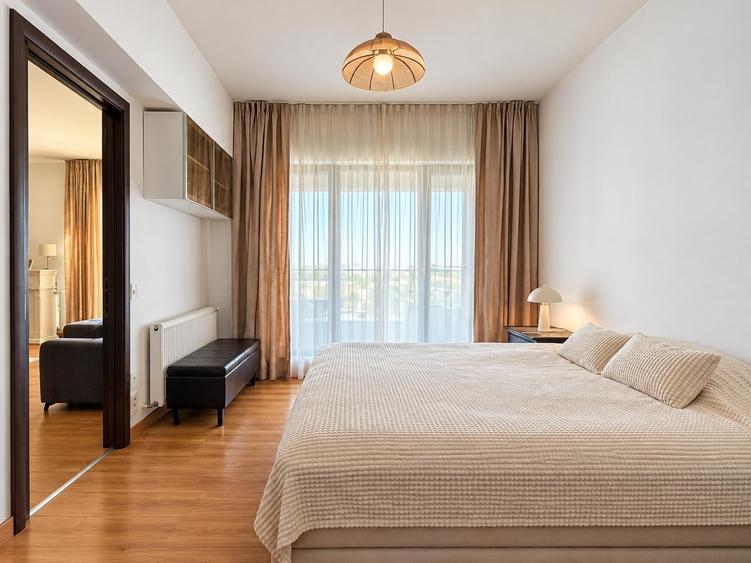 Apartament cu 4 camere semidecomandat, mobilat în Pipera