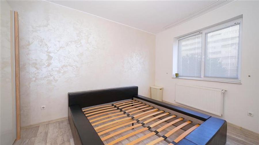 Apartament cu 3 camere decomandat, mobilat în Calea Aradului