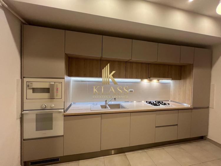 Apartament cu 3 camere decomandat, mobilat în Tei