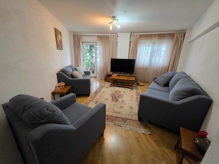 Apartament cu 4 camere decomandat în Știrbei Vodă