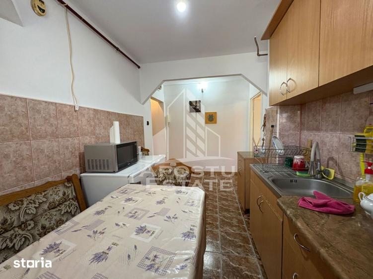 Apartament cu 2 camere semidecomandat în Girocului