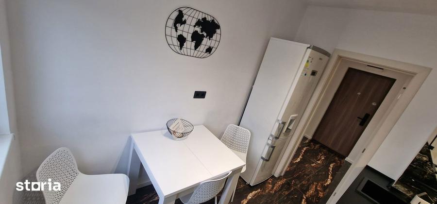 Apartament cu 2 camere semidecomandat, mobilat în Centrul Civic