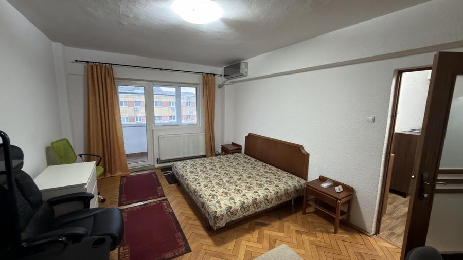 Apartament cu 3 camere decomandat, mobilat în Cetate — fotografia 1