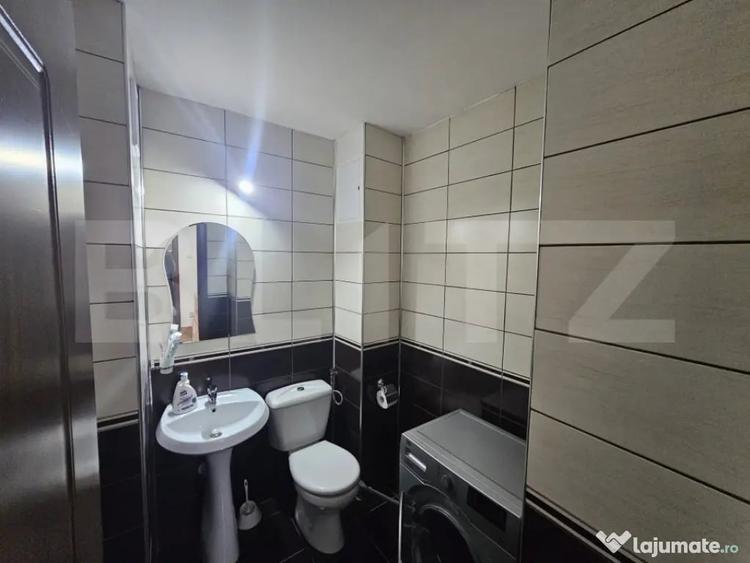 Apartament cu 3 camere decomandat, mobilat în Craiovița Nouă