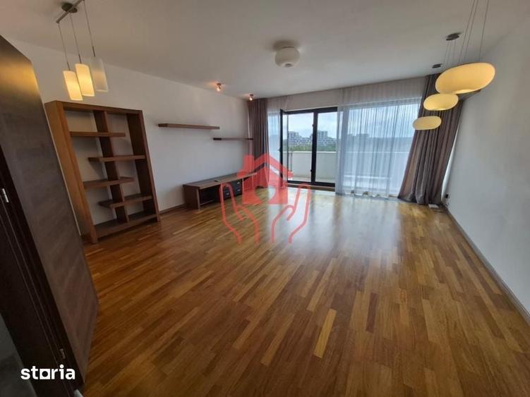 Apartament cu 4 camere decomandat în Est