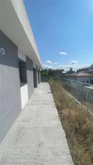 Apartament cu 3 camere semidecomandat în Pache Protopopescu