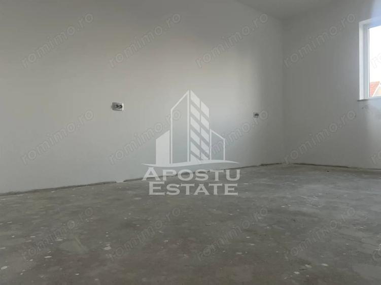 Casă cu 4 camere cu Teren 220 Mp în Giarmata