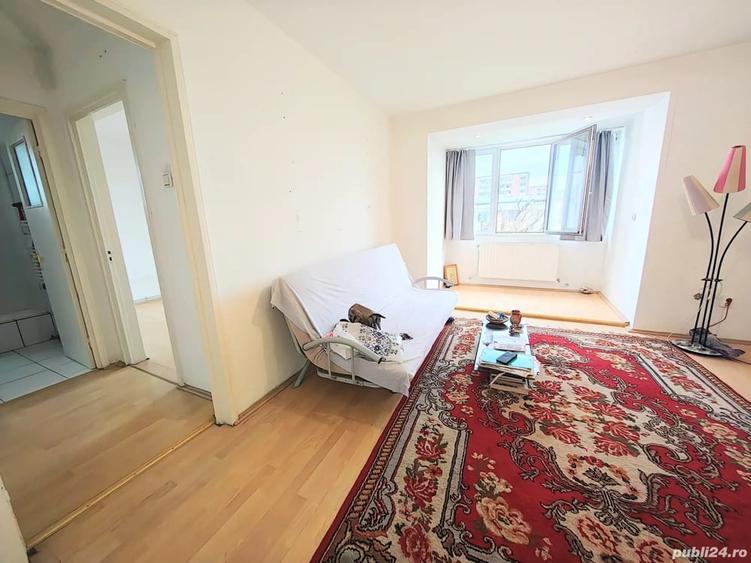 Apartament cu 3 camere semidecomandat în Hunedoara