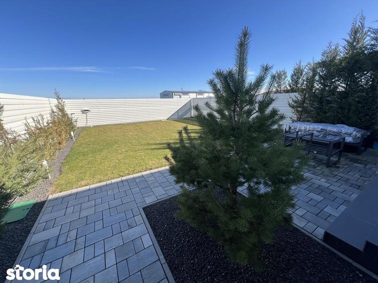 Casă cu 3 camere cu Teren 350 Mp în Dumbrăvița