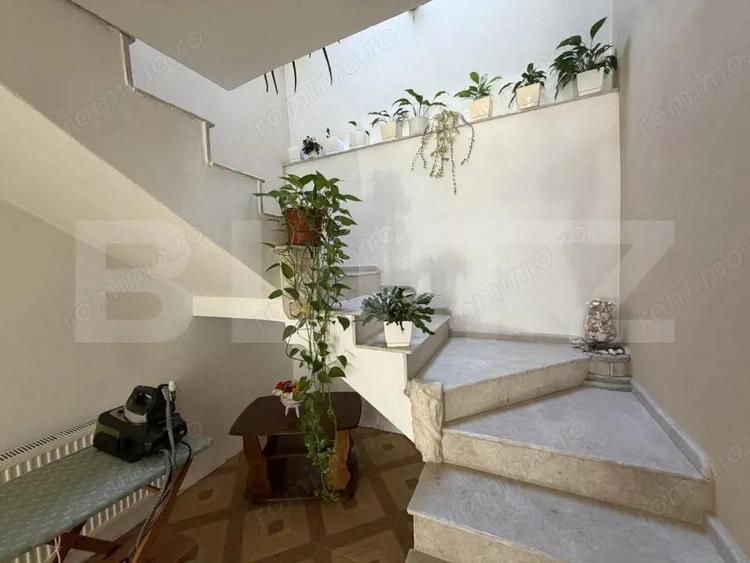 Casă cu 5 camere cu Teren 800 Mp în Surduc