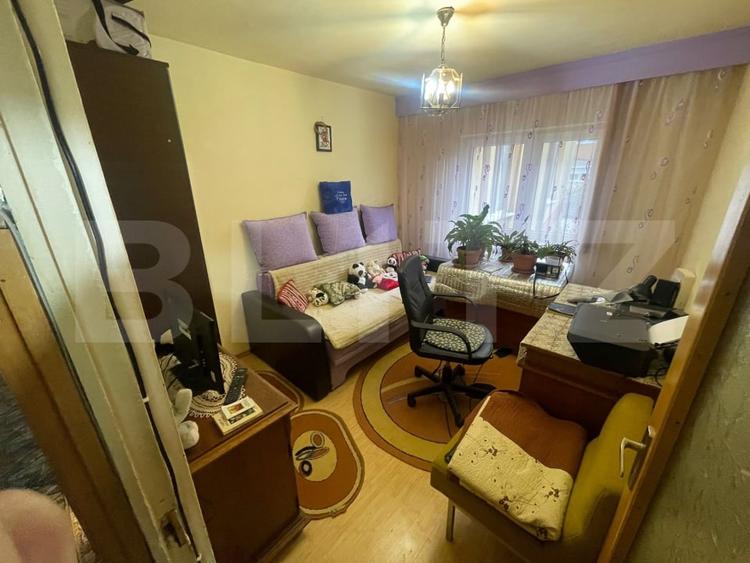 Apartament cu 3 camere decomandat, mobilat în Cetate